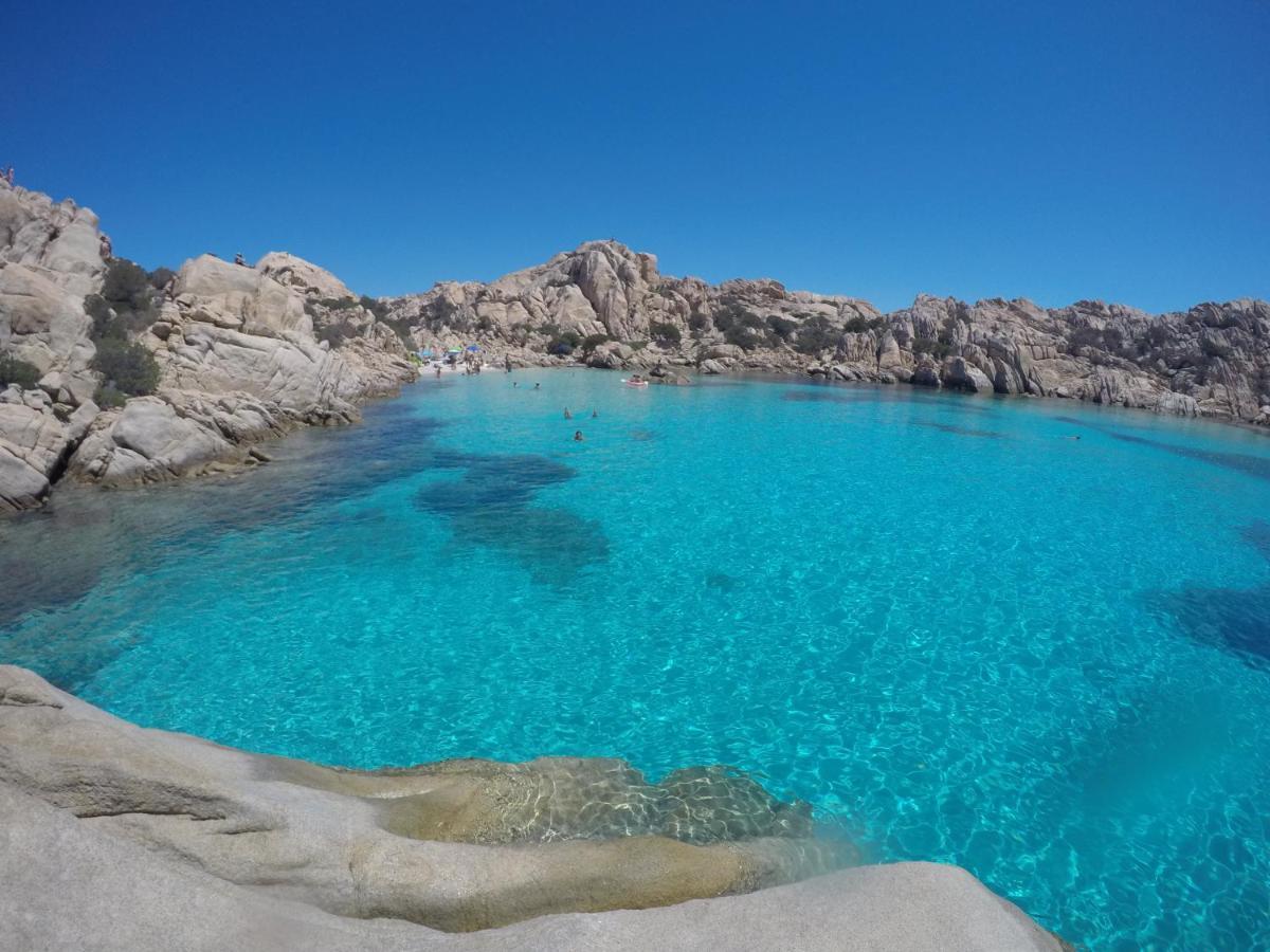 Iknos Guest House Olbia Buitenkant foto