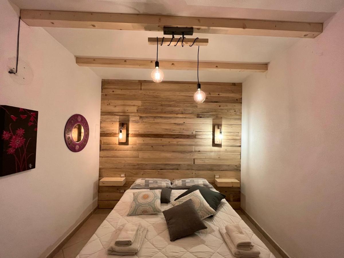 Iknos Guest House Olbia Buitenkant foto