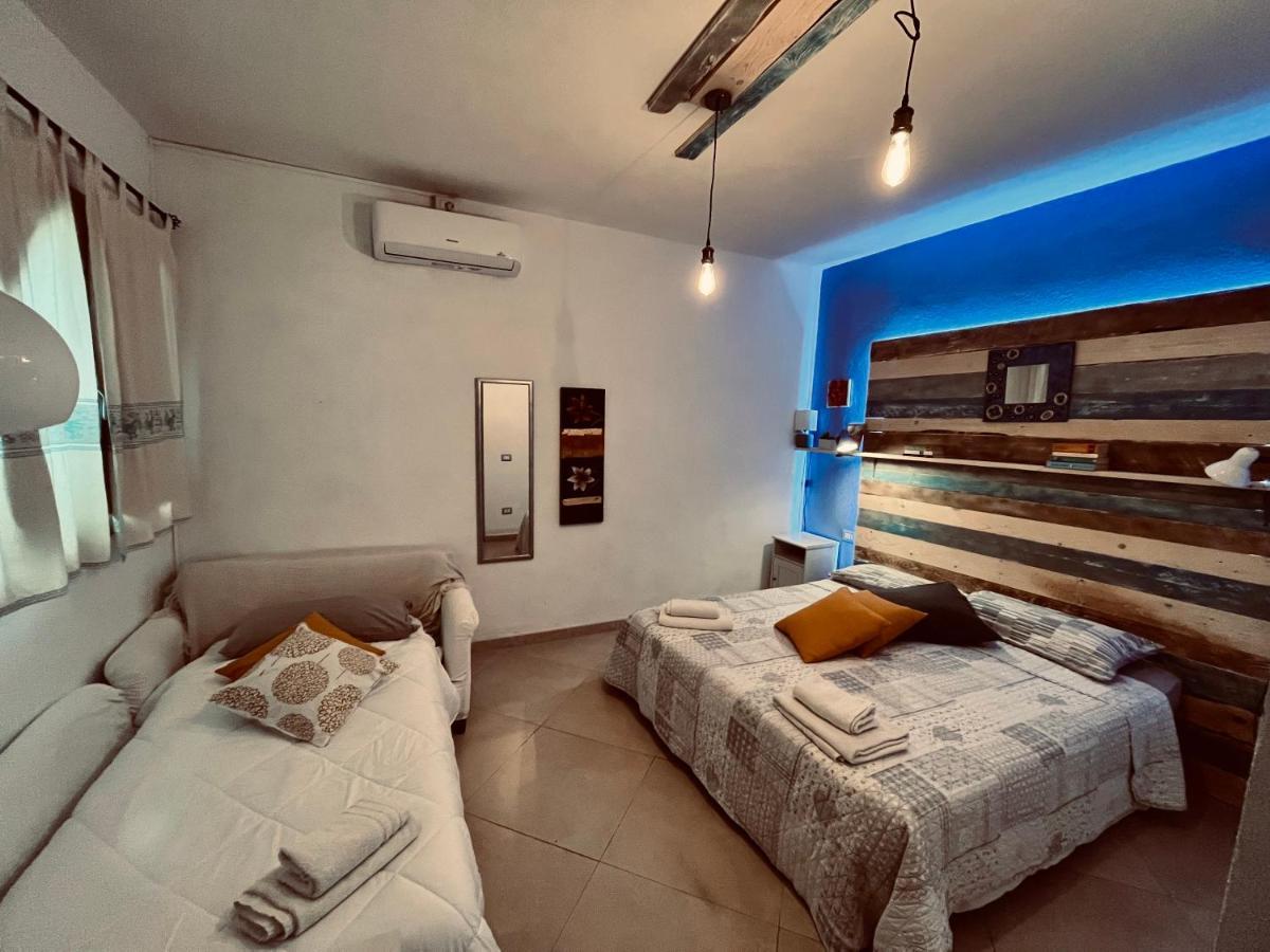Iknos Guest House Olbia Buitenkant foto